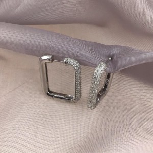  Gümüş Kalın Kısa Kare Model Taşlı Küpe 
